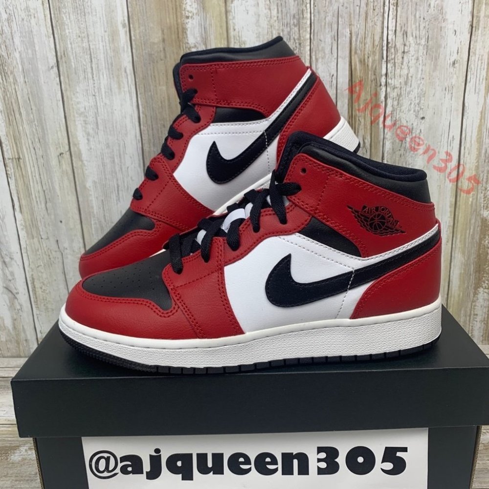 Air Jordan 1 Mid Chicago Toe GS